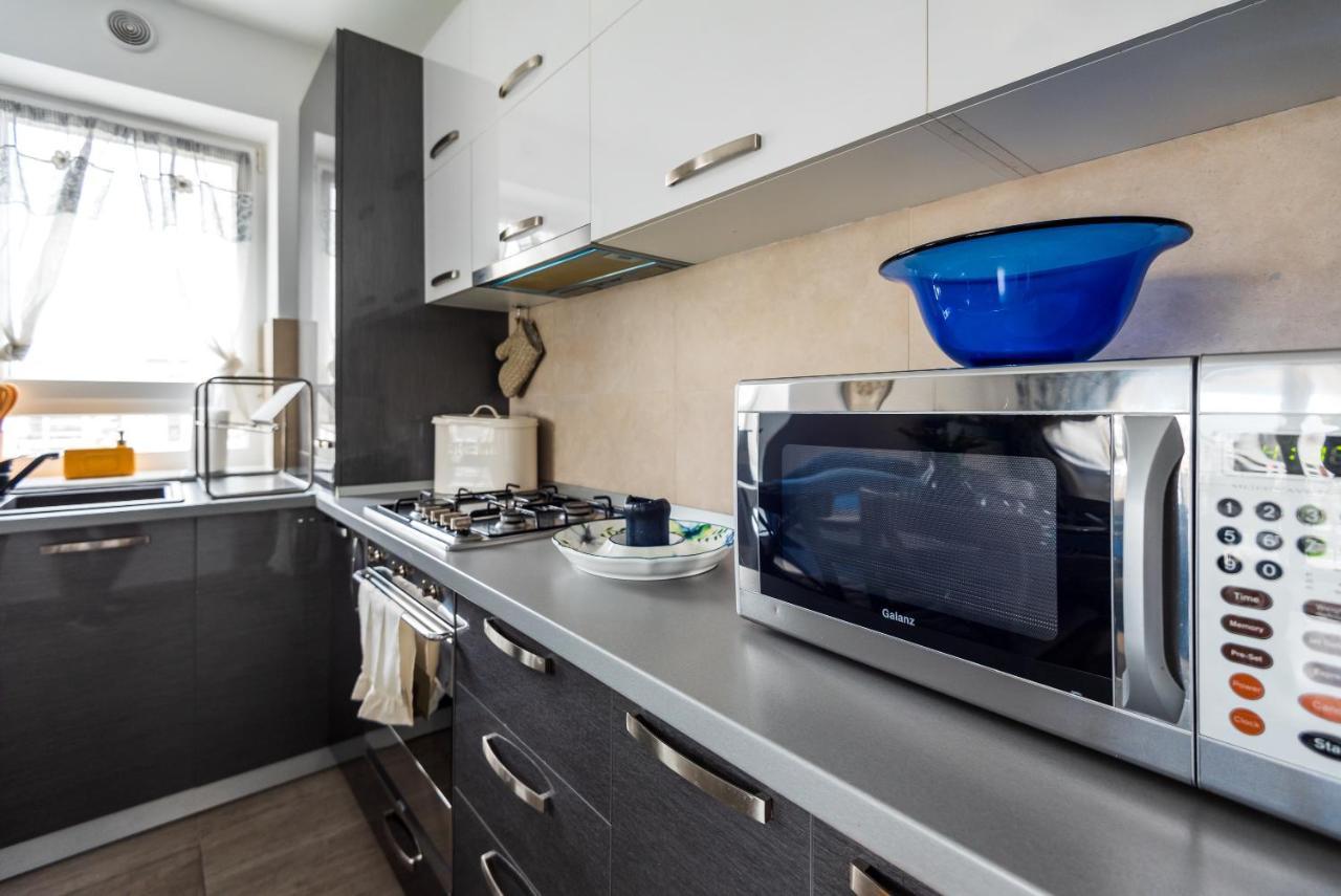 Apartamento Lovely Chic Studio, On A Beautiful Promenade Braşov Exterior foto